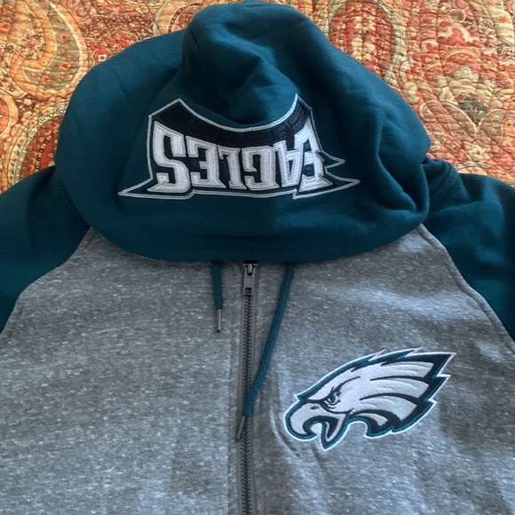 New with tags Eagles Zip up hooded sweatshirt - Picture 2 of 4